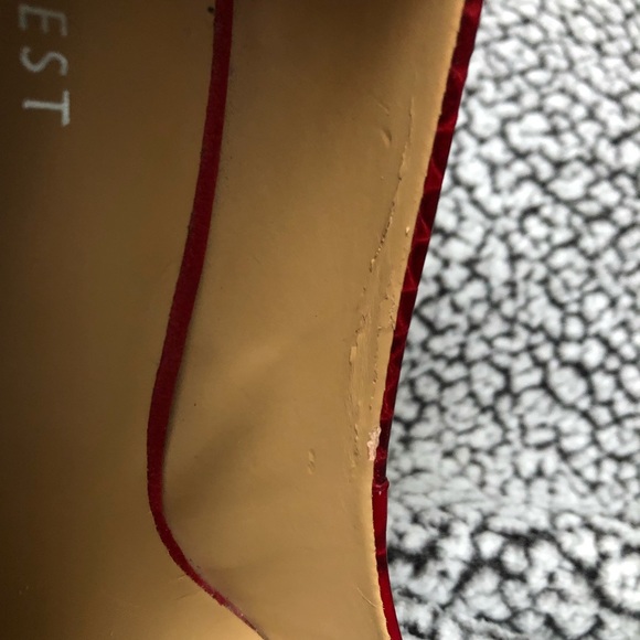 SOLD 🚫 Nine West Red Snakeskin Pumps - Picture 8 of 11